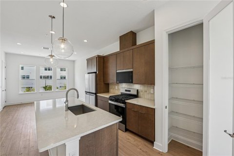 Adosado en venta en Orlando, Florida, 2 dormitorios, 134.62 m2 № 1852472 - foto 5