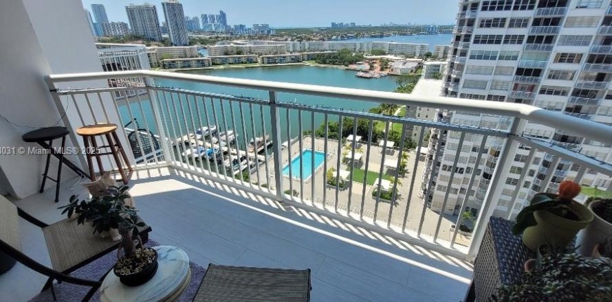 Кондоминиум с 3 спальнями в Авентура, Флорида № 1949843