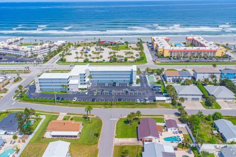 Condominio en New Smyrna Beach, Florida, 1 dormitorio № 2197394