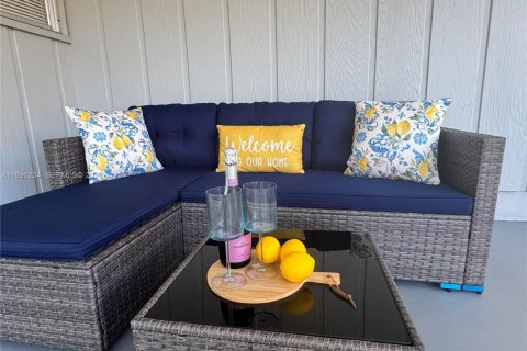 Casa en alquiler en Sarasota, Florida, 1 dormitorio, 74.23 m2 № 2057501 - foto 7