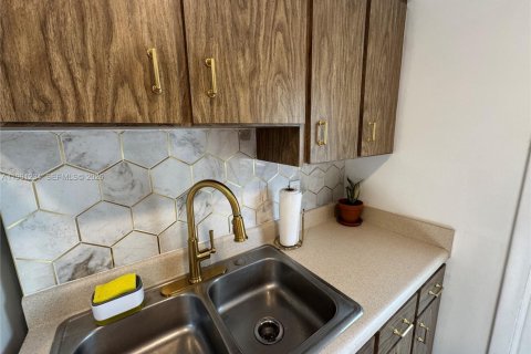 Casa en alquiler en Sarasota, Florida, 1 dormitorio, 74.23 m2 № 2057501 - foto 16