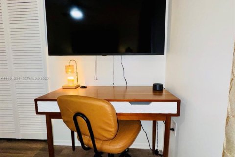 Casa en alquiler en Sarasota, Florida, 1 dormitorio, 74.23 m2 № 2057501 - foto 22