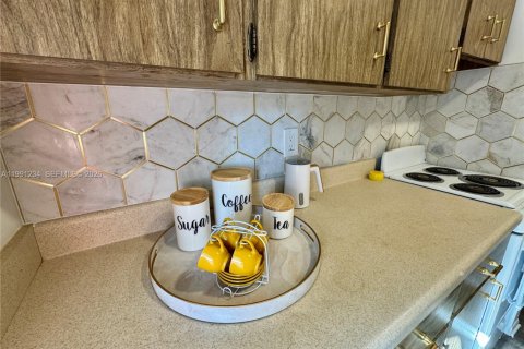 Casa en alquiler en Sarasota, Florida, 1 dormitorio, 74.23 m2 № 2057501 - foto 12