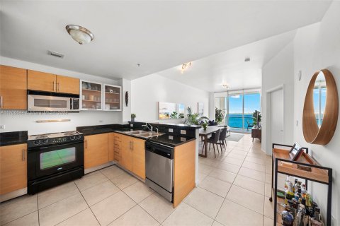 Condominio en venta en Miami, Florida, 1 dormitorio, 78.97 m2 № 1694854 - foto 15