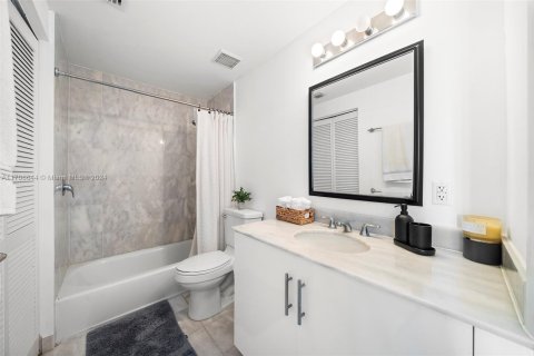 Condominio en venta en Miami, Florida, 1 dormitorio, 78.97 m2 № 1694854 - foto 29