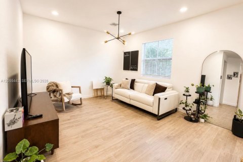 Townhouse in Homestead, Florida 3 bedrooms, 151.24 sq.m. № 2249247 - photo 5
