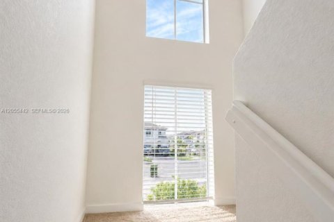 Townhouse in Homestead, Florida 3 bedrooms, 151.24 sq.m. № 2249247 - photo 7