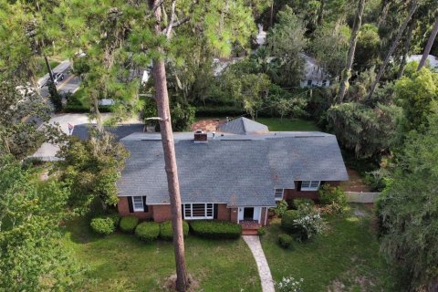 House in Gainesville, Florida 3 bedrooms, 216.28 sq.m. № 2350045 - photo 23