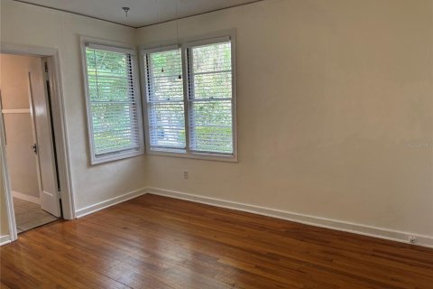 House in Gainesville, Florida 3 bedrooms, 216.28 sq.m. № 2350045 - photo 17