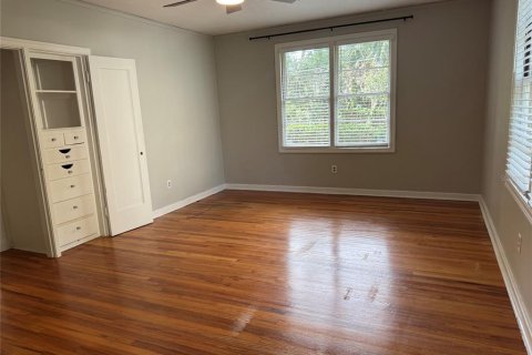 House in Gainesville, Florida 3 bedrooms, 216.28 sq.m. № 2350045 - photo 19