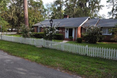 House in Gainesville, Florida 3 bedrooms, 216.28 sq.m. № 2350045 - photo 4