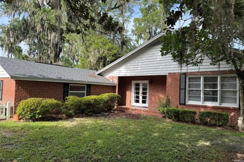 House in Gainesville, Florida 3 bedrooms, 216.28 sq.m. № 2350045 - photo 22