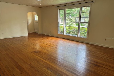 House in Gainesville, Florida 3 bedrooms, 216.28 sq.m. № 2350045 - photo 8