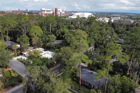 House in Gainesville, Florida 3 bedrooms, 216.28 sq.m. № 2350045 - photo 24