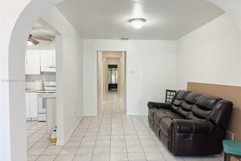 Propiedad comercial en venta en Miami, Florida, 224.82 m2 № 1938493 - foto 15