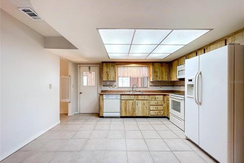 Casa en venta en Seffner, Florida, 4 dormitorios, 216.74 m2 № 1919020 - foto 5