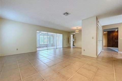 House in Seffner, Florida 4 bedrooms, 216.74 sq.m. № 1919020 - photo 14