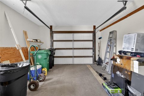 House in Port St. Lucie, Florida 3 bedrooms, 107.77 sq.m. № 2043258 - photo 18