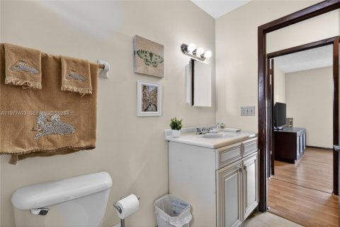 House in Port St. Lucie, Florida 3 bedrooms, 107.77 sq.m. № 2043258 - photo 15