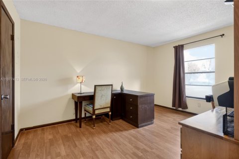 House in Port St. Lucie, Florida 3 bedrooms, 107.77 sq.m. № 2043258 - photo 12