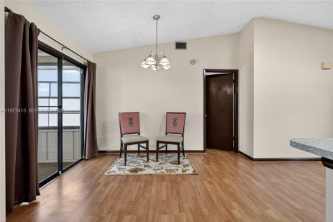 House in Port St. Lucie, Florida 3 bedrooms, 107.77 sq.m. № 2043258 - photo 7