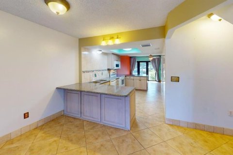 Condo in Lutz, Florida, 2 bedrooms  № 1662600 - photo 8