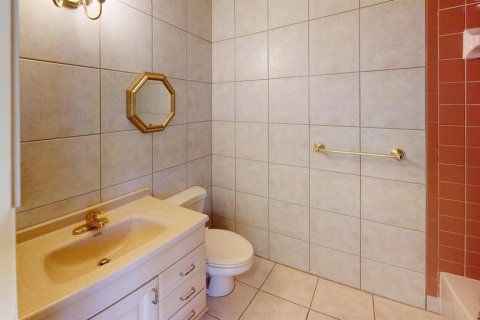 Condo in Lutz, Florida, 2 bedrooms  № 1662600 - photo 13