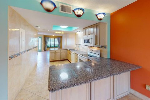 Condo in Lutz, Florida, 2 bedrooms  № 1662600 - photo 3
