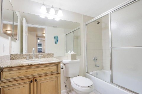 Condo in Palm Beach Gardens, Florida, 2 bedrooms  № 2178728 - photo 11