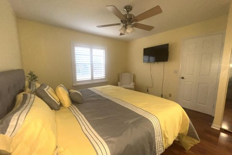 Condo in Palm Beach Gardens, Florida, 2 bedrooms  № 2178728 - photo 7