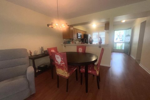 Condo in Palm Beach Gardens, Florida, 2 bedrooms  № 2178728 - photo 5