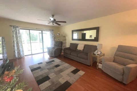 Condo in Palm Beach Gardens, Florida, 2 bedrooms  № 2178728 - photo 12