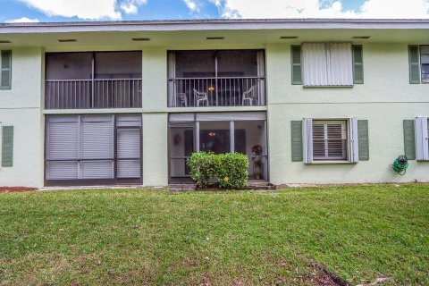 Condo in Palm Beach Gardens, Florida, 2 bedrooms  № 2178728 - photo 16