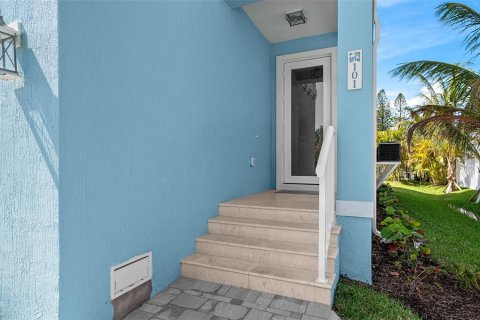 Duplex in St. Lucie, Florida 3 bedrooms, 253.53 sq.m. № 1899206 - photo 27