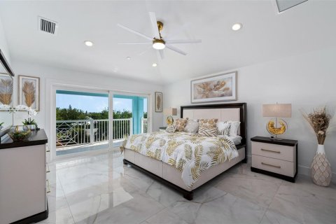 Duplex in St. Lucie, Florida 3 bedrooms, 253.53 sq.m. № 1899206 - photo 21
