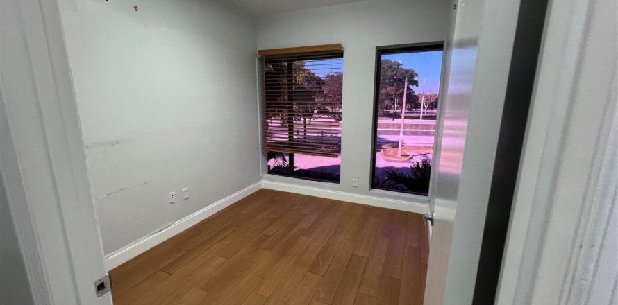 Oficina en Plantation, Florida № 1011722