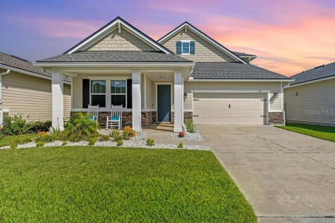 House in Palm Coast, Florida 4 bedrooms, 234.76 sq.m. № 1917939 - photo 1