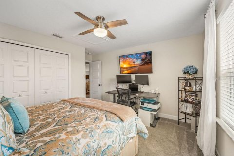 House in Palm Coast, Florida 4 bedrooms, 234.76 sq.m. № 1917939 - photo 24