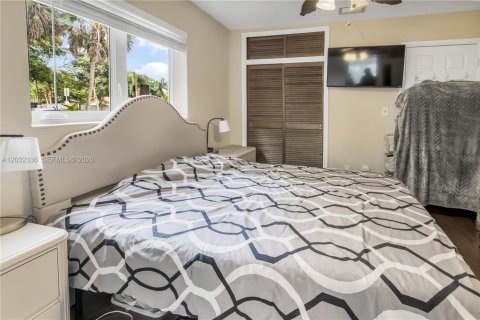 Villa ou maison à vendre à Pembroke Pines, Floride: 4 chambres, 203.64 m2 № 2146506 - photo 14