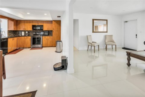 Villa ou maison à vendre à Pembroke Pines, Floride: 4 chambres, 203.64 m2 № 2146506 - photo 10