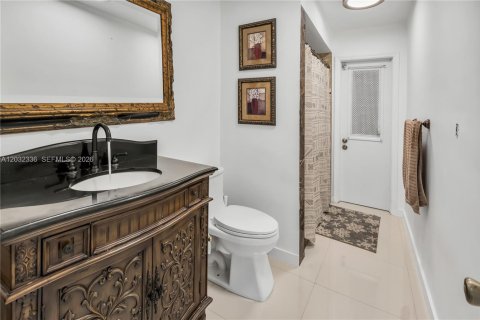 Villa ou maison à vendre à Pembroke Pines, Floride: 4 chambres, 203.64 m2 № 2146506 - photo 16