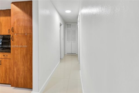 Villa ou maison à vendre à Pembroke Pines, Floride: 4 chambres, 203.64 m2 № 2146506 - photo 18
