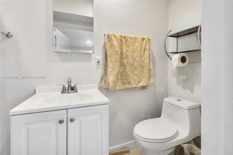 Villa ou maison à vendre à Pembroke Pines, Floride: 4 chambres, 203.64 m2 № 2146506 - photo 11