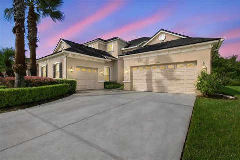 Villa ou maison à vendre à Land O' Lakes, Floride: 4 chambres, 299.8 m2 № 2415091 - photo 3