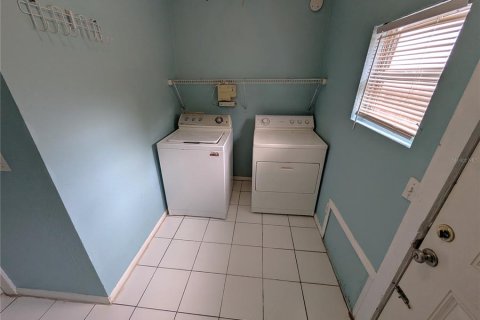 Casa en alquiler en Tampa, Florida, 2 dormitorios, 62.06 m2 № 1905210 - foto 9