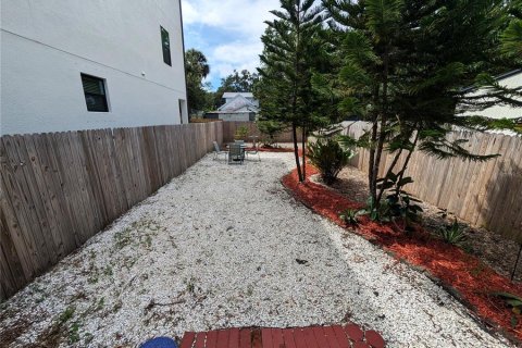 Casa en alquiler en Tampa, Florida, 2 dormitorios, 62.06 m2 № 1905210 - foto 3