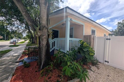 Casa en alquiler en Tampa, Florida, 2 dormitorios, 62.06 m2 № 1905210 - foto 2