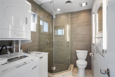 Villa ou maison à louer à Hollywood, Floride: 3 chambres, 303.88 m2 № 1945471 - photo 11