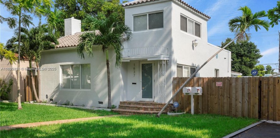 Villa ou maison à Hollywood, Floride 3 chambres, 303.88 m2 № 1945471