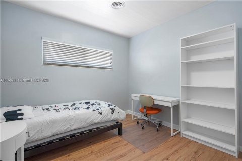 Villa ou maison à louer à Hollywood, Floride: 3 chambres, 303.88 m2 № 1945471 - photo 12